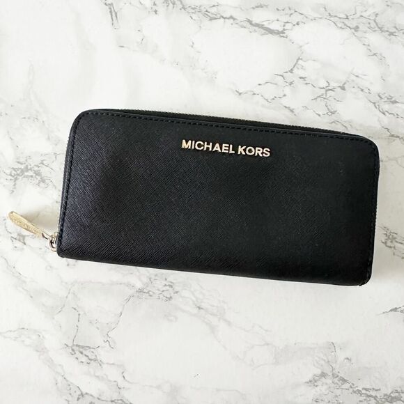 Michael Kors Long Black Saffiano Leather Continental Zip Around Wallet - Picture 1 of 11